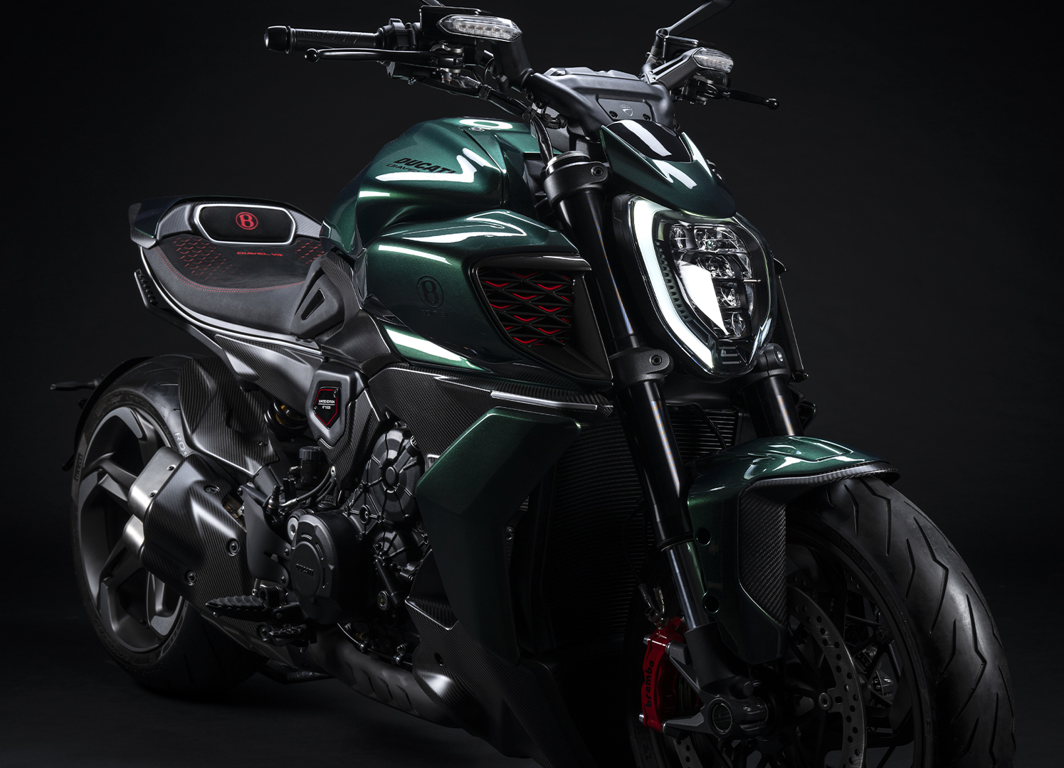 Et billede, der indeholder køretøj, dæk, motorcykel, Landkøretøj
Automatisk genereret beskrivelse